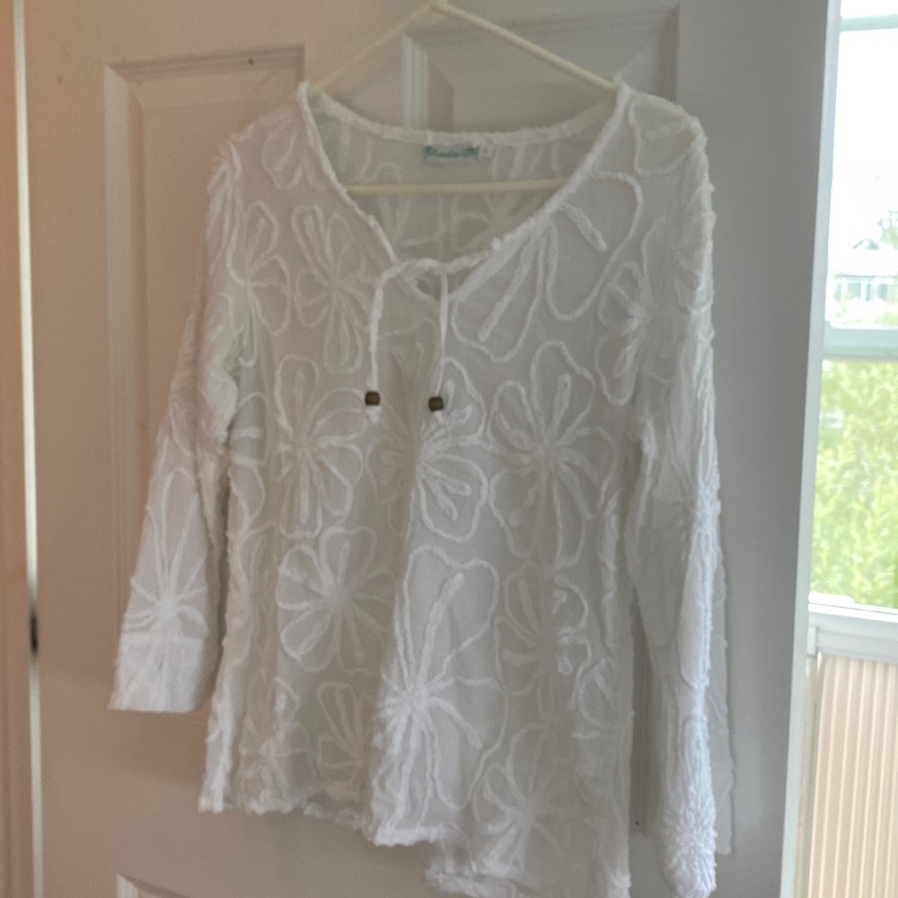 Lulu-B white long sleeve summer top.  size small
